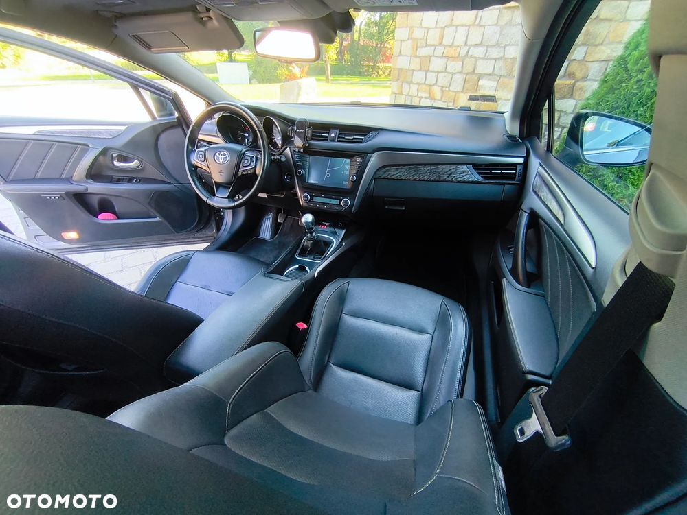 Toyota Avensis - 28
