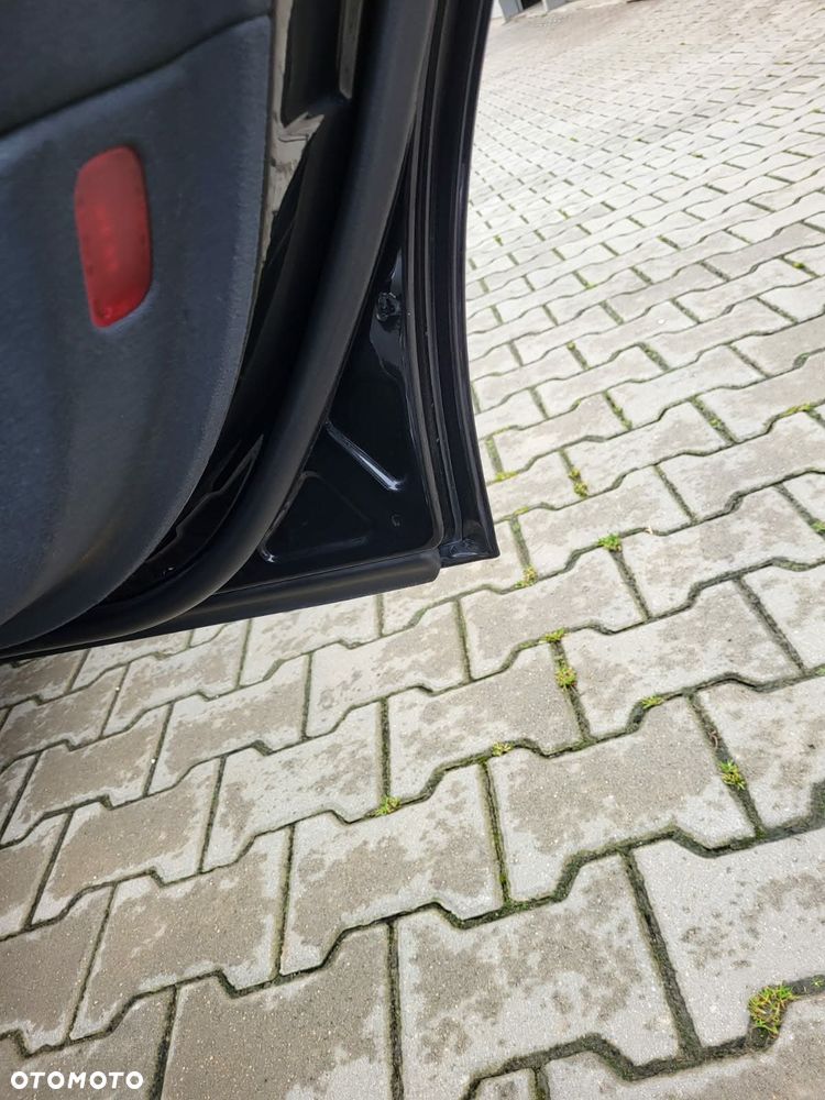 Mercedes-Benz Klasa E 500 4-Matic T Avantgarde - 27