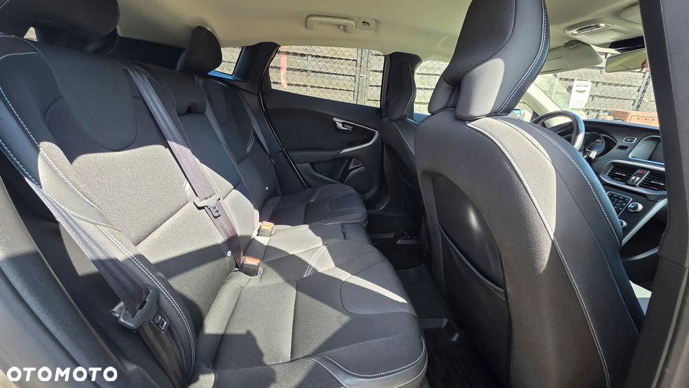 Volvo V40 T2 Geartronic Momentum - 10