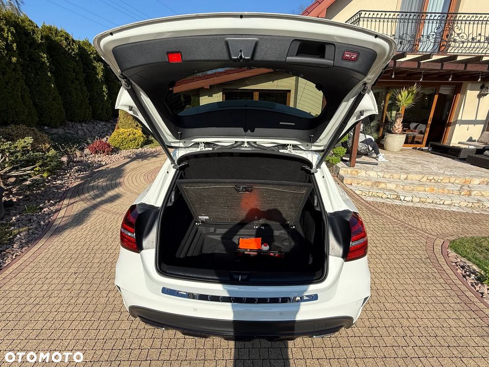 Mercedes-Benz GLA 220 4-Matic AMG Line - 11