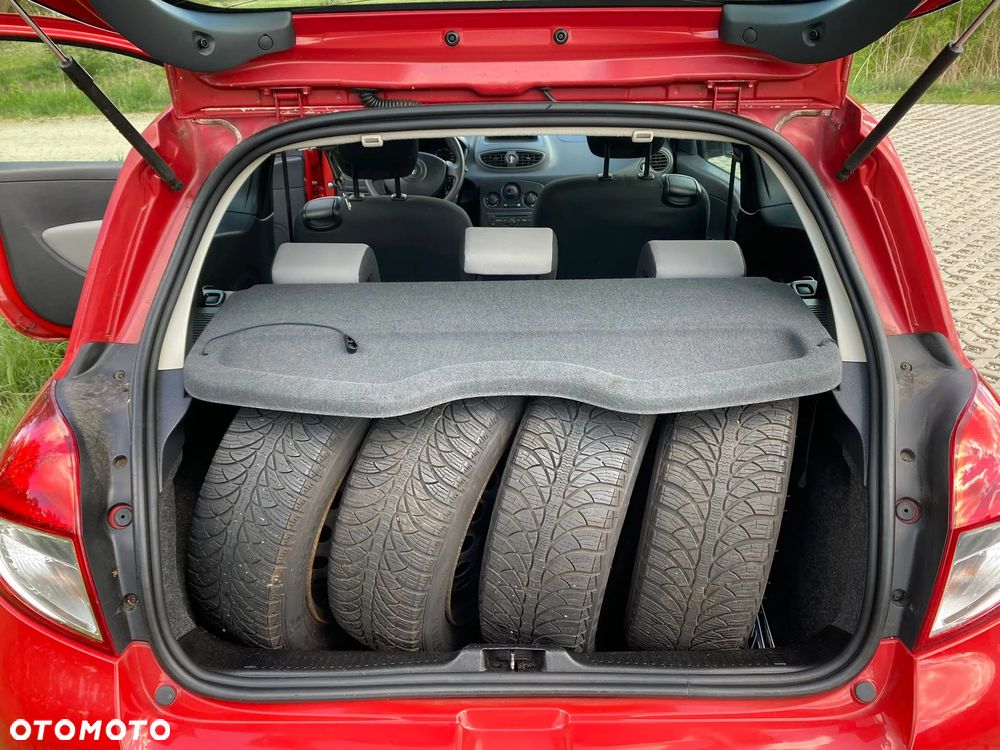 Renault Clio - 25