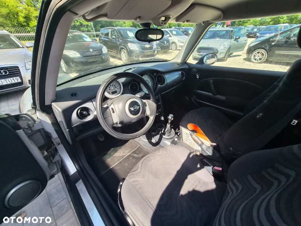 MINI Cooper Standard - 12