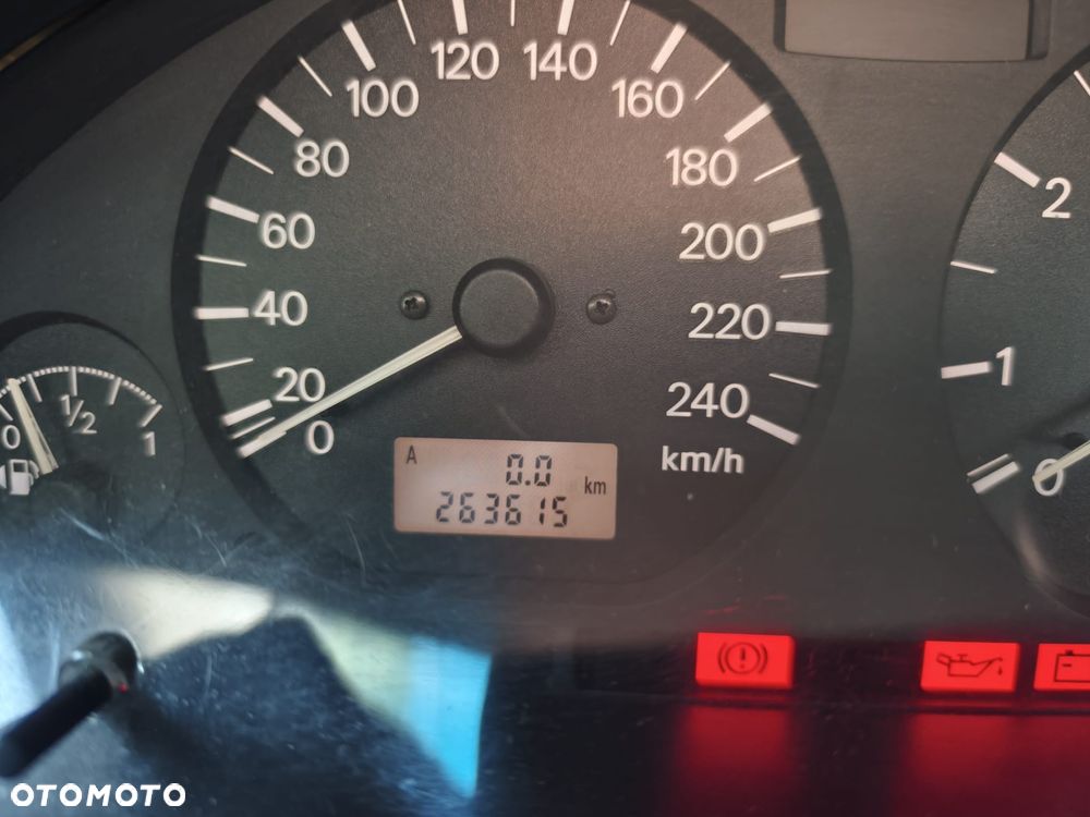 Mitsubishi Carisma - 9