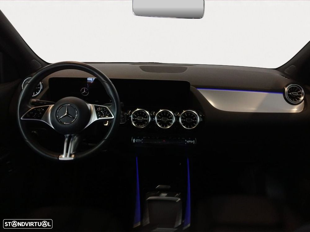 Mercedes-Benz GLA 180 d - 9