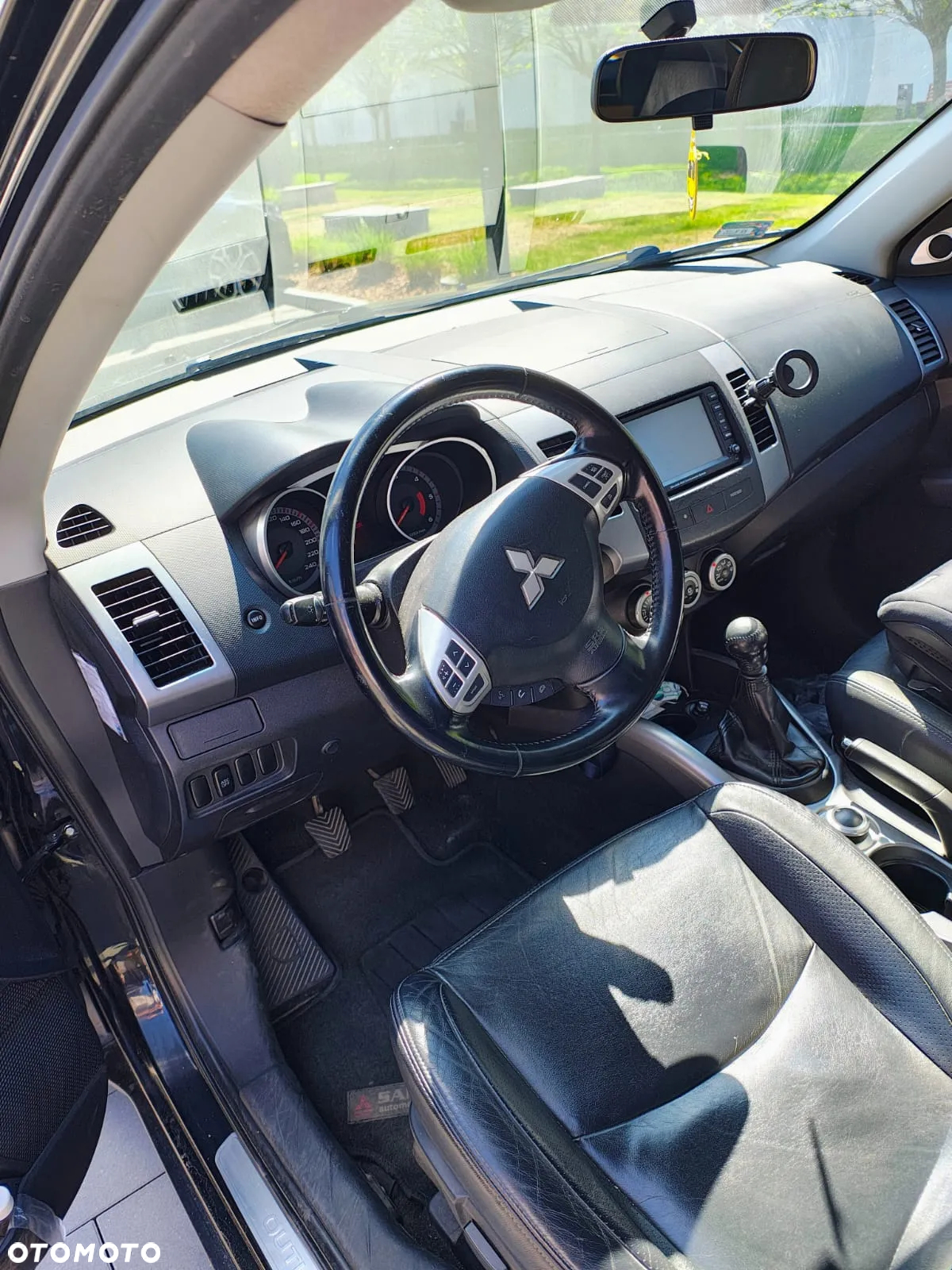 Mitsubishi Outlander 2.0 DID Intense + - 6