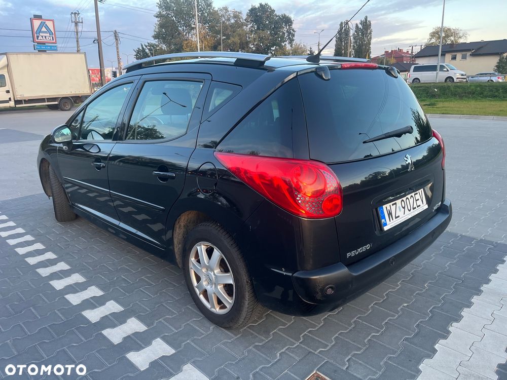 Peugeot 207 - 8