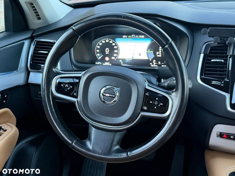 Volvo XC 90 - 21