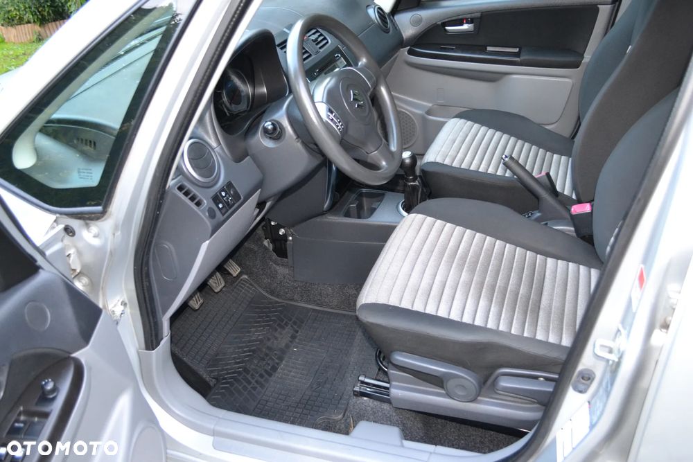 Suzuki SX4 1.6 Premium 4WD - 9