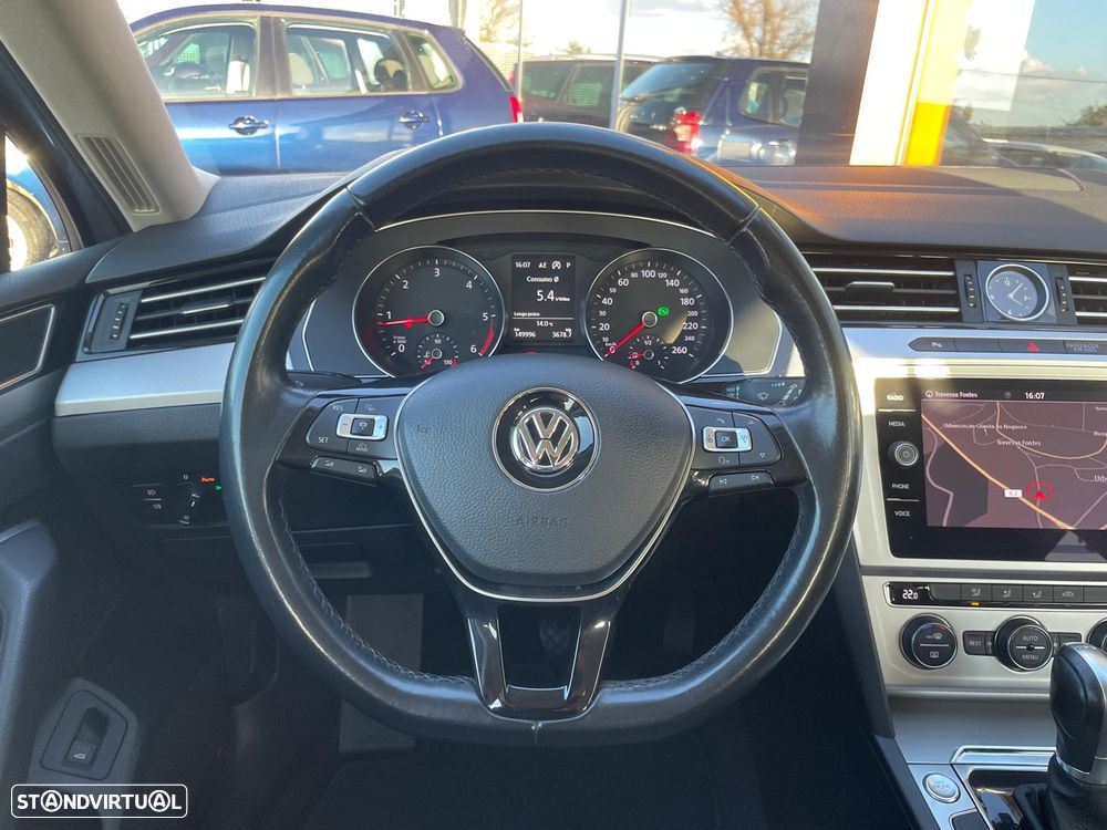VW Passat Variant 2.0 TDi Confortline DSG - 21