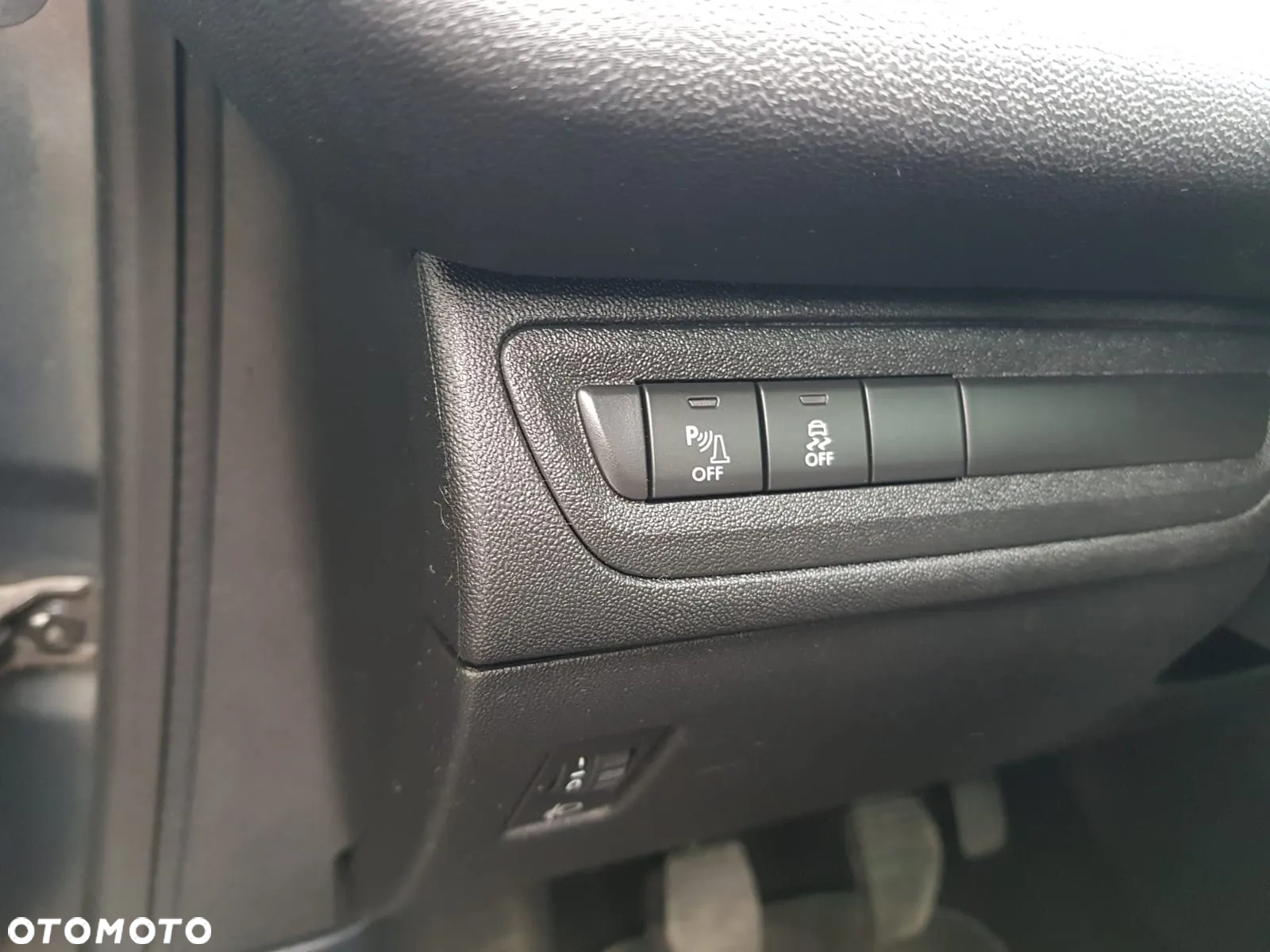 Peugeot 208 1.2 PureTech Allure - 12
