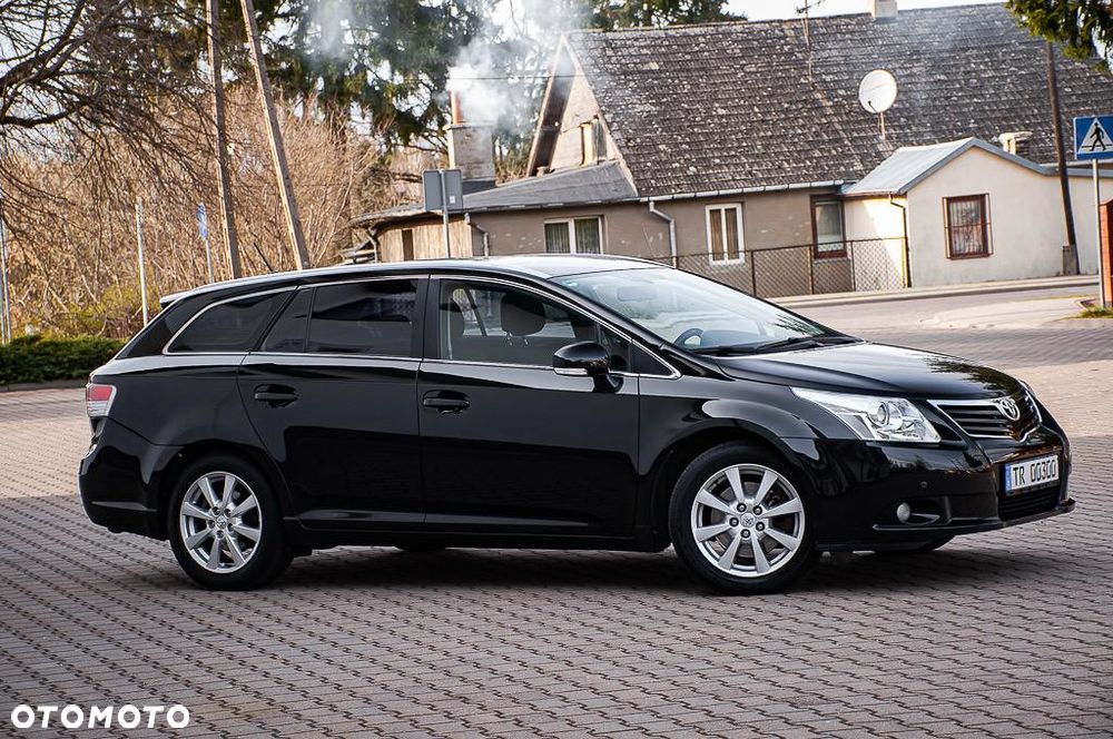 Toyota Avensis 2.2 D-4D X - 8