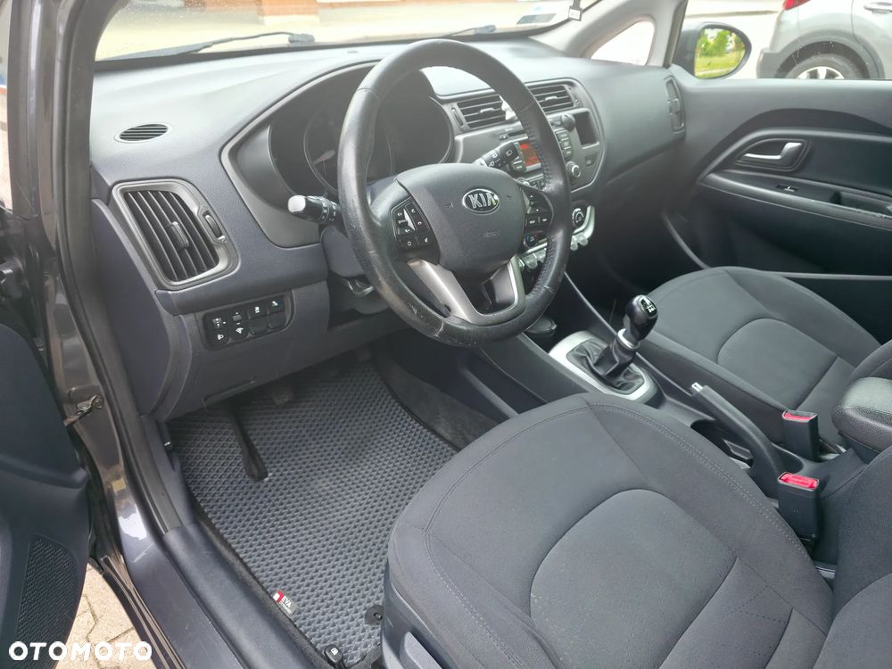 Kia Rio - 2