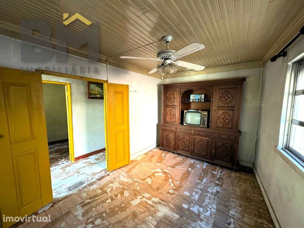 Moradia T2 com quintal e vistas para a Serra! - Grande imagem: 4/35