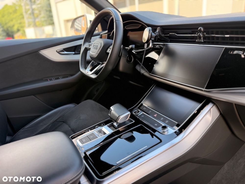 Audi Q8 55 TFSI mHEV Quattro Tiptronic - 24