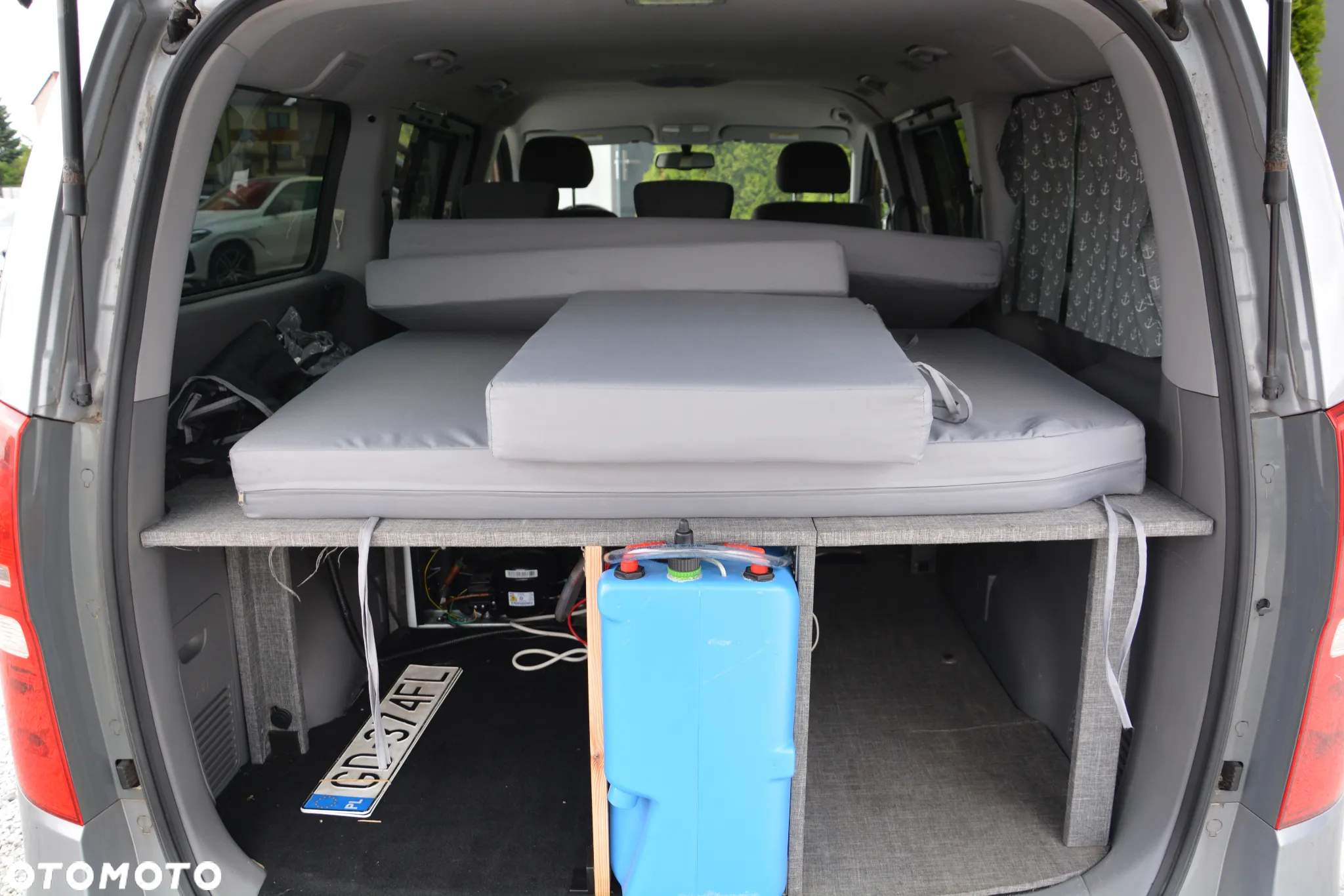Hyundai H1 - 24