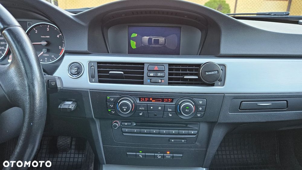 BMW Seria 3 320d xDrive - 15