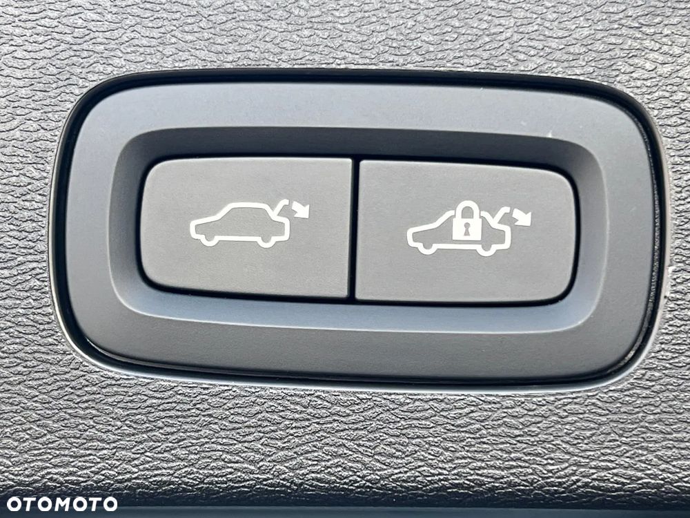 Volvo V60 B4 B Plus Dark - 31