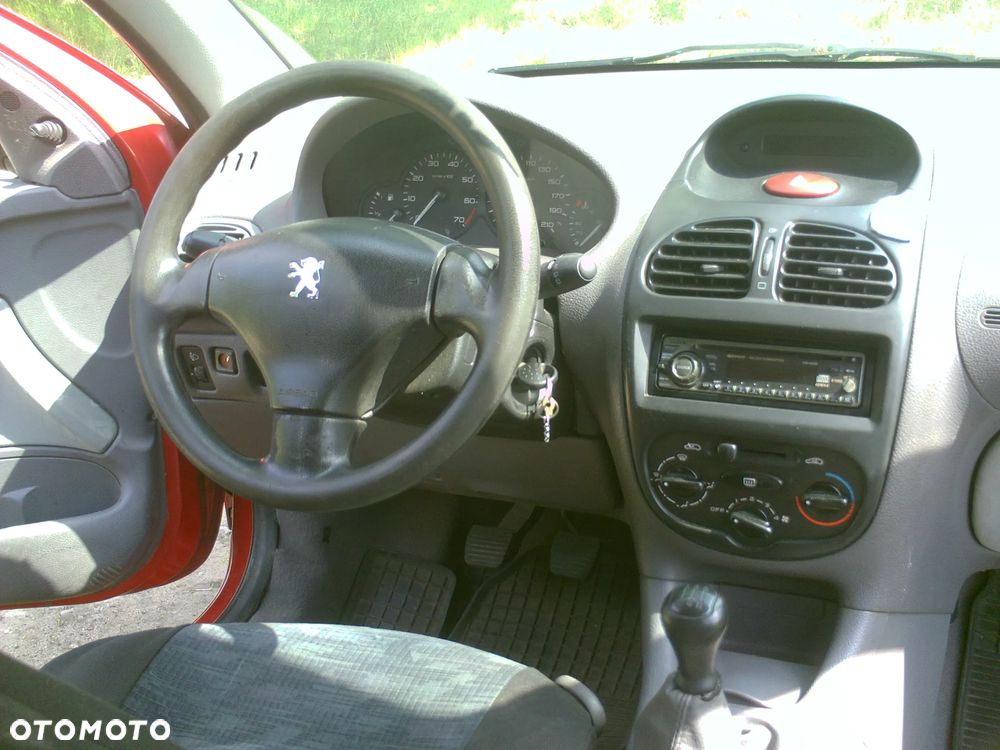Peugeot 206 1.1 XR Presence - 25