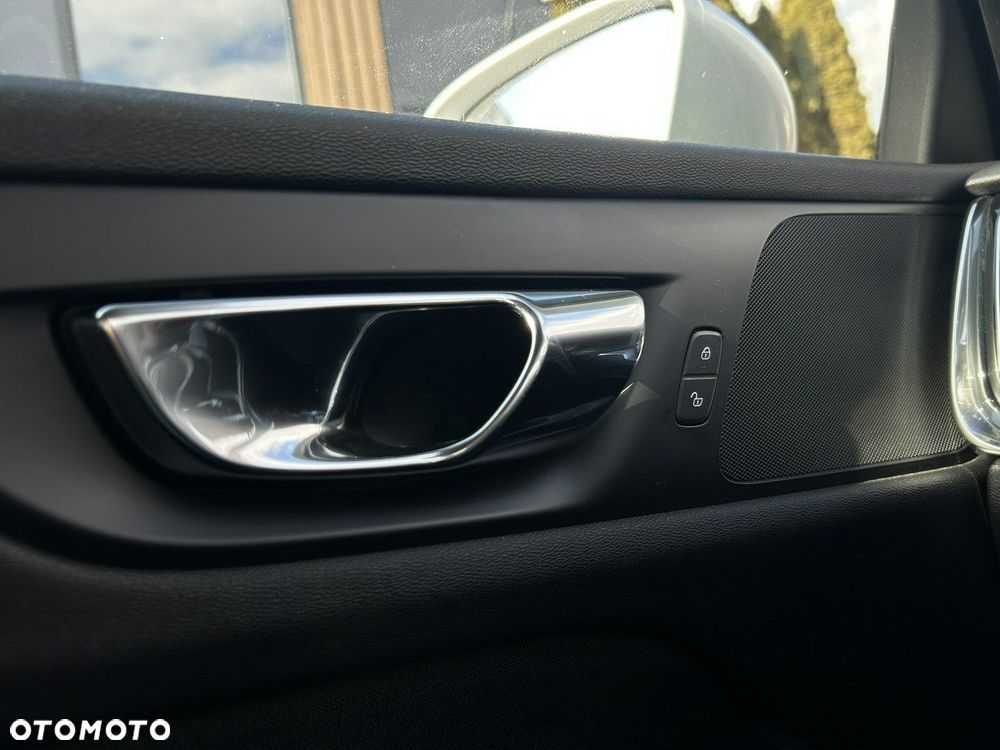 Volvo V60 D3 Momentum - 39
