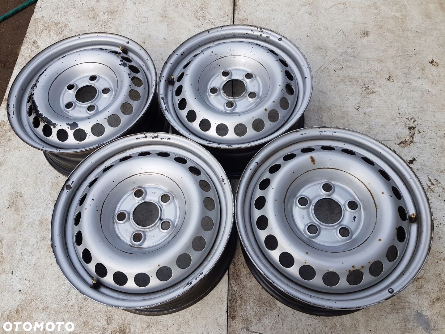 4 Felga stalowa Volkswagen OE 6.5" x 16" 5x120 ET 51 - 1