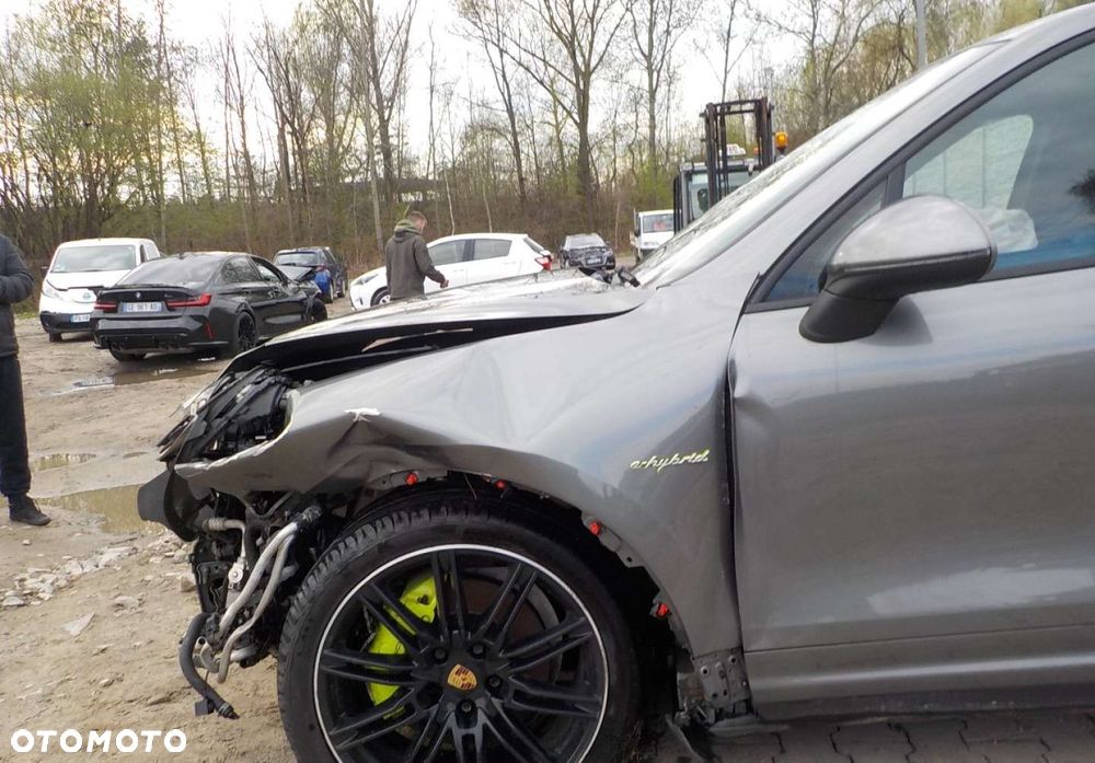 Porsche Cayenne - 12