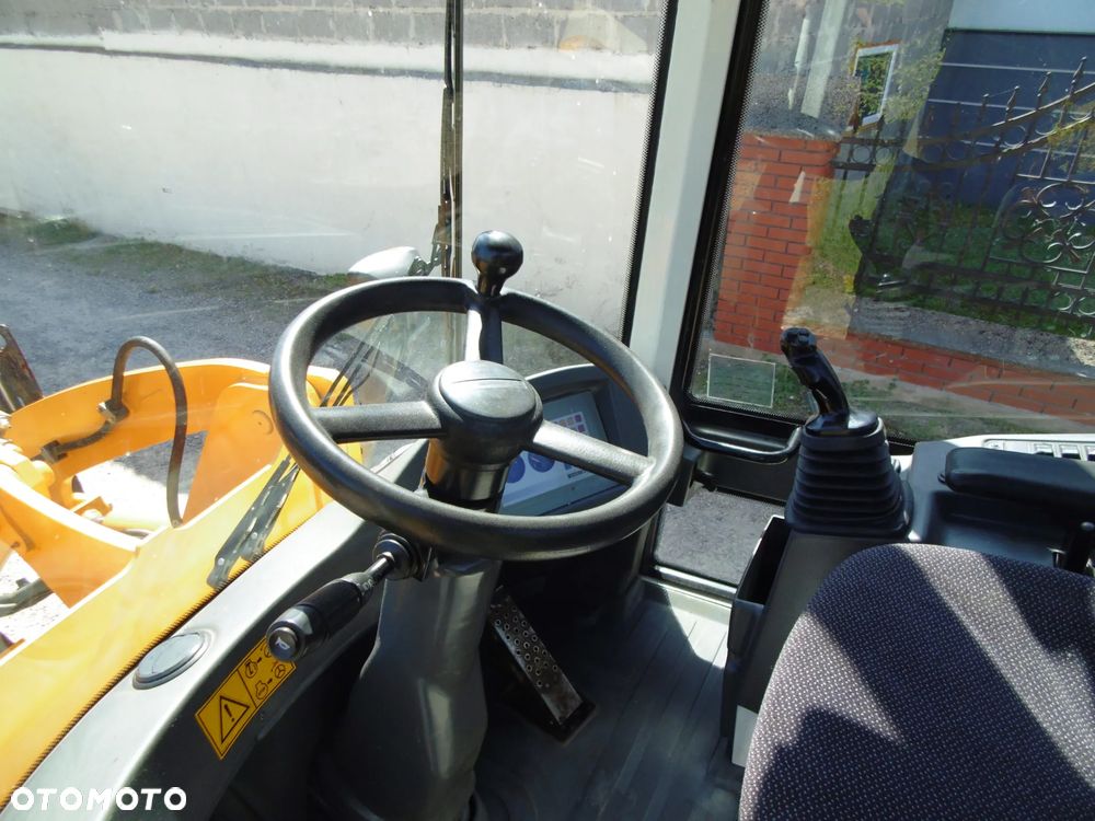 Liebherr 506 Stereo - 10