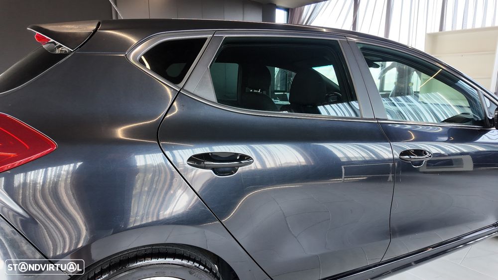 Kia Ceed 1.6 CRDi GT Line - 32