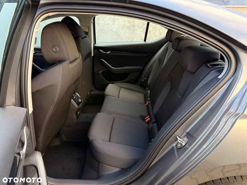 Skoda Octavia 1.5 TSI mHEV Drive Essence DSG - 12