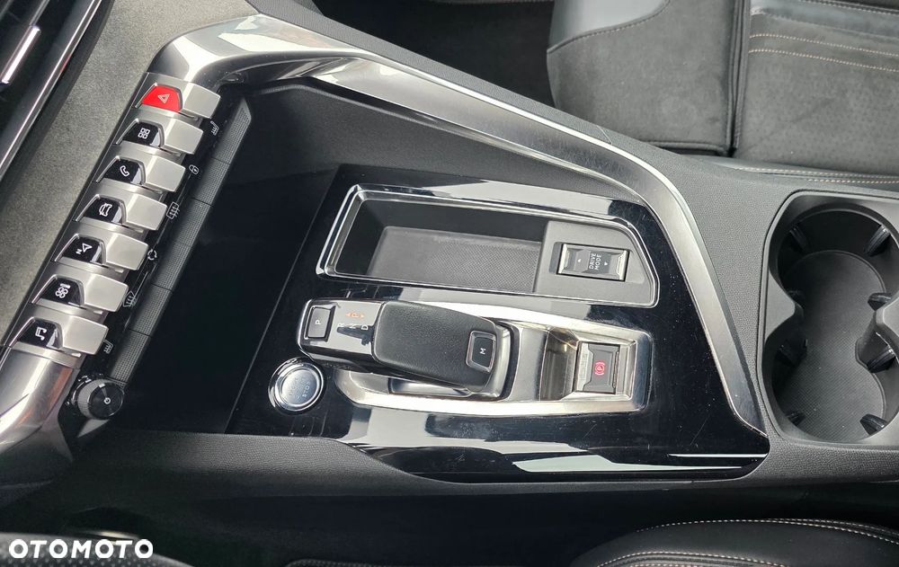 Peugeot 5008 BlueHDi 180 EAT8 GT - 25