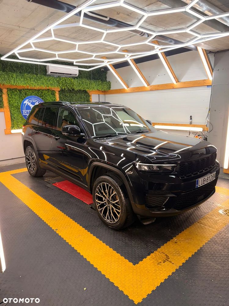 Jeep Grand Cherokee - 1