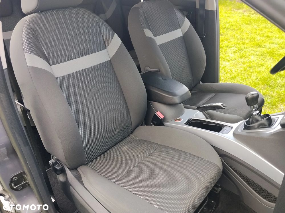 Ford Kuga 2.0 TDCi 2x4 Trend - 23