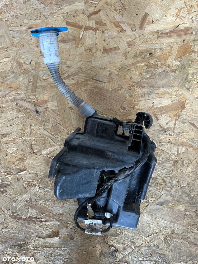 ZBIORNICZEK SPRYSKIWACZY AUDI A1 8X 6R0955453E - 2