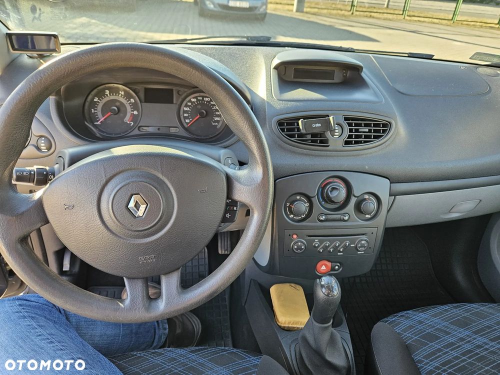 Renault Clio 1.4 16V Authentique - 9