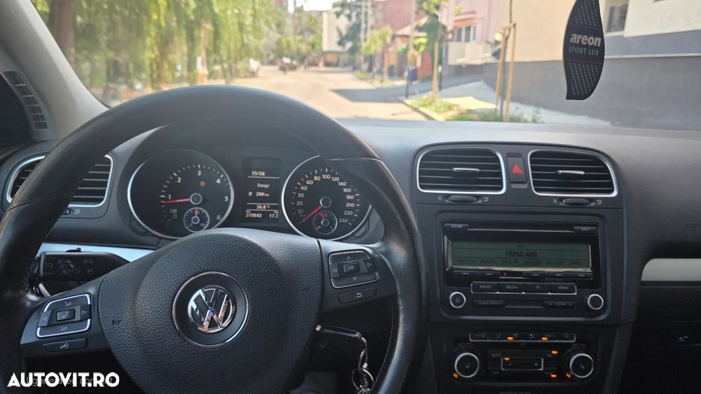 Volkswagen Golf - 6