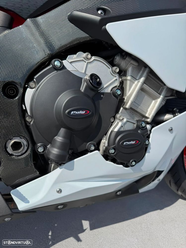 Yamaha YZF R1 - 10