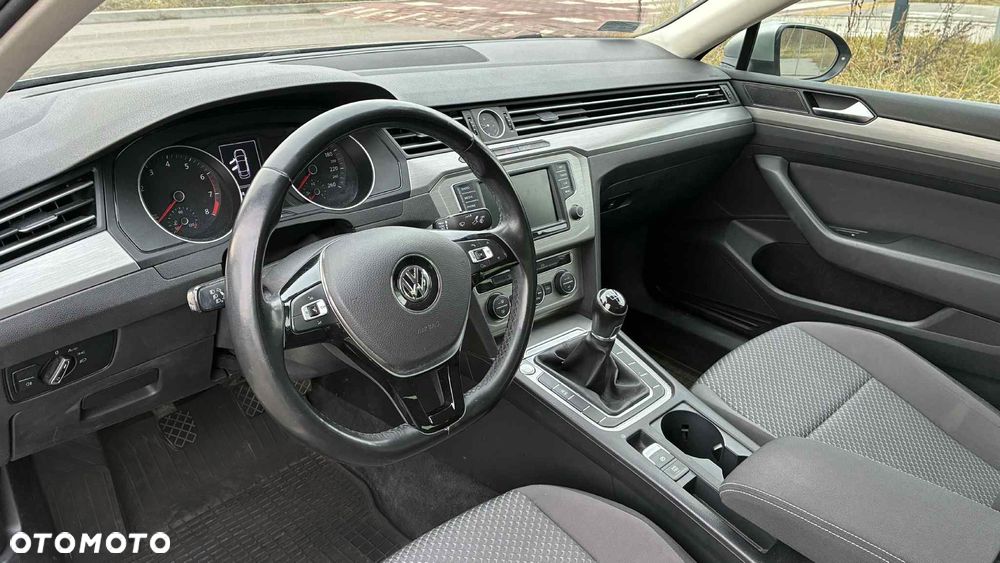 Volkswagen Passat 1.4 TSI BMT Trendline - 9