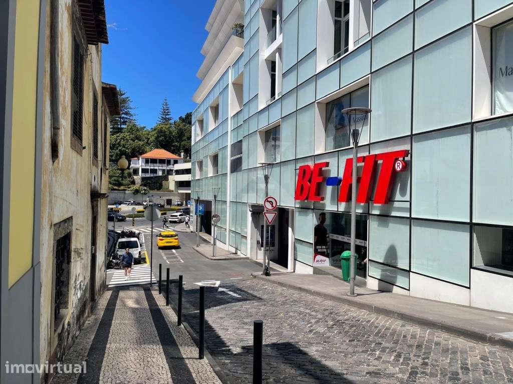 Estacionamento no centro do Funchal para arrendamento - Grande imagem: 2/11