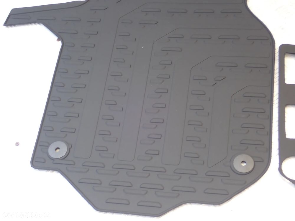 DYWANIKI GUMOWE CRAFTER / MAN  7C1061502A  250 ZŁ - 3