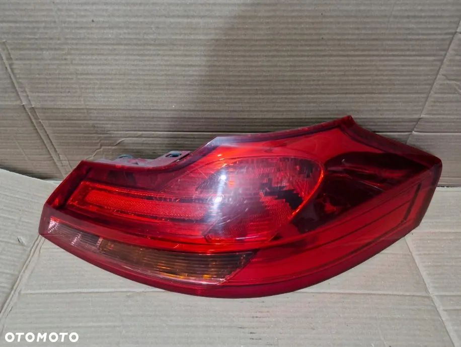 Lampa prawa lewa tylna tył Opel Insignia A kombi