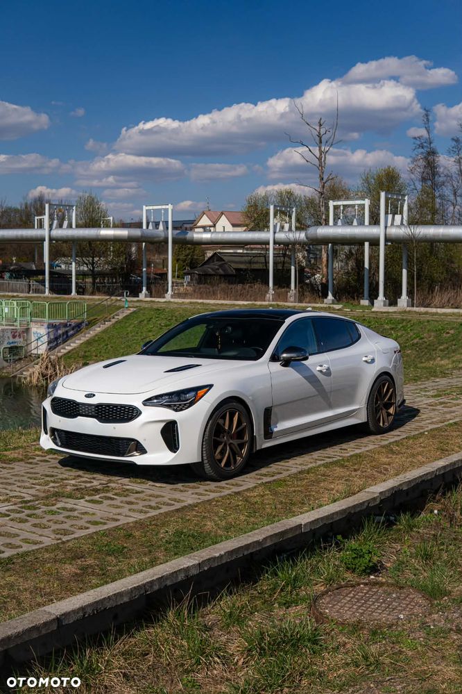 Kia Stinger - 3