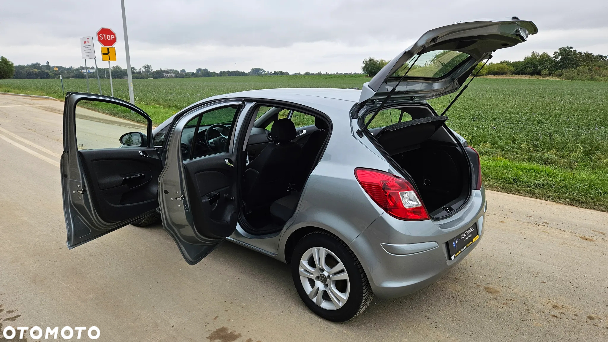 Opel Corsa 1.2 16V Cosmo - 15