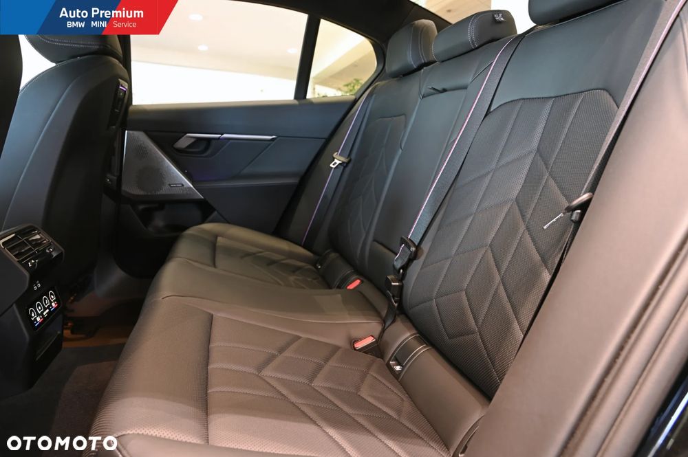 BMW Seria 5 520i mHEV - 12
