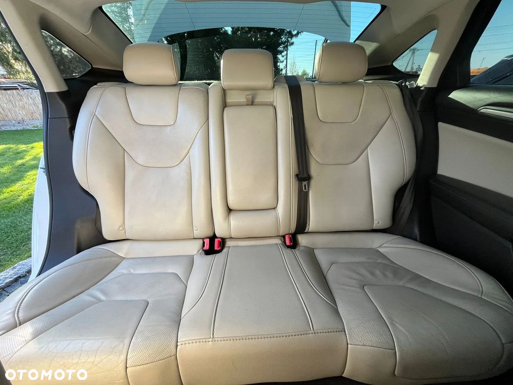 Ford Fusion - 16