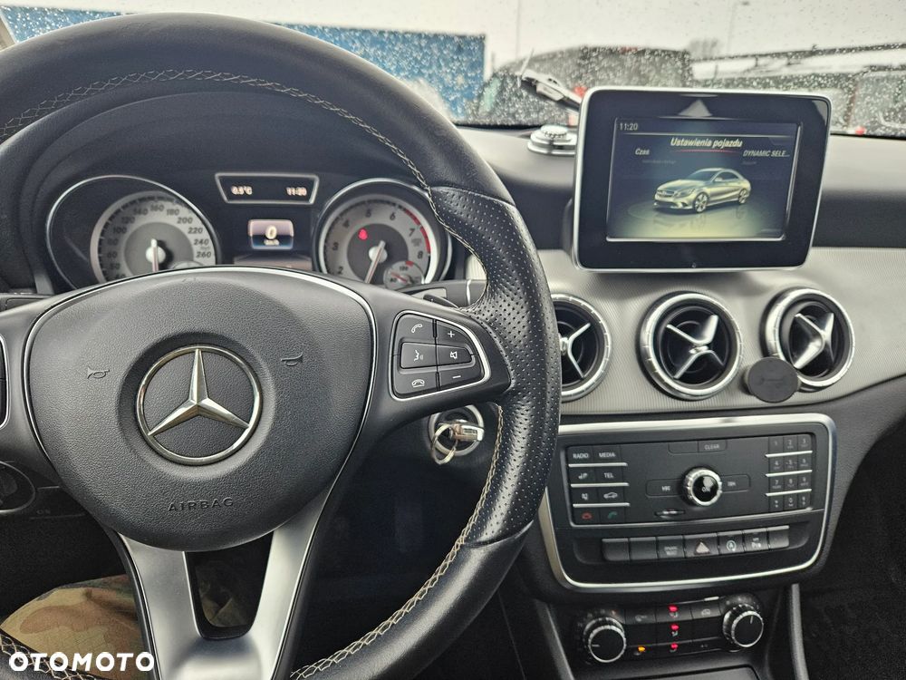 Mercedes-Benz CLA 180 7G-DCT - 8