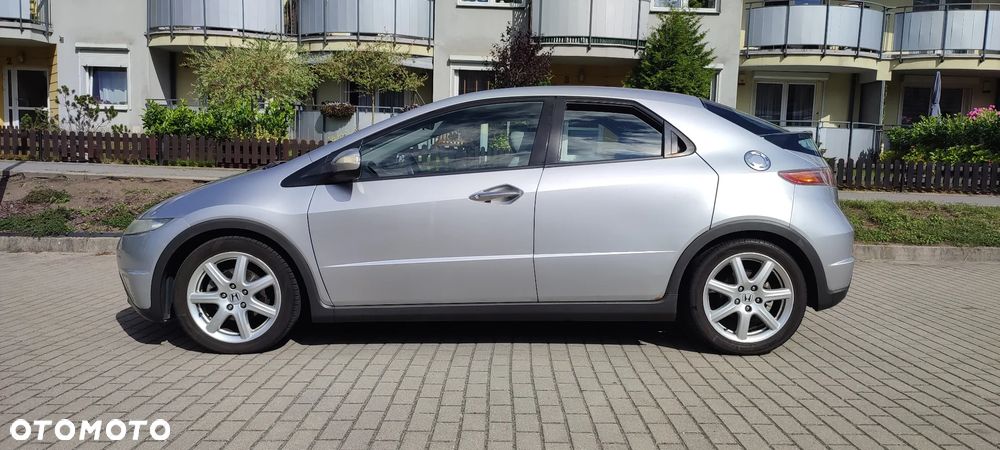 Honda Civic 1.8 Comfort - 3