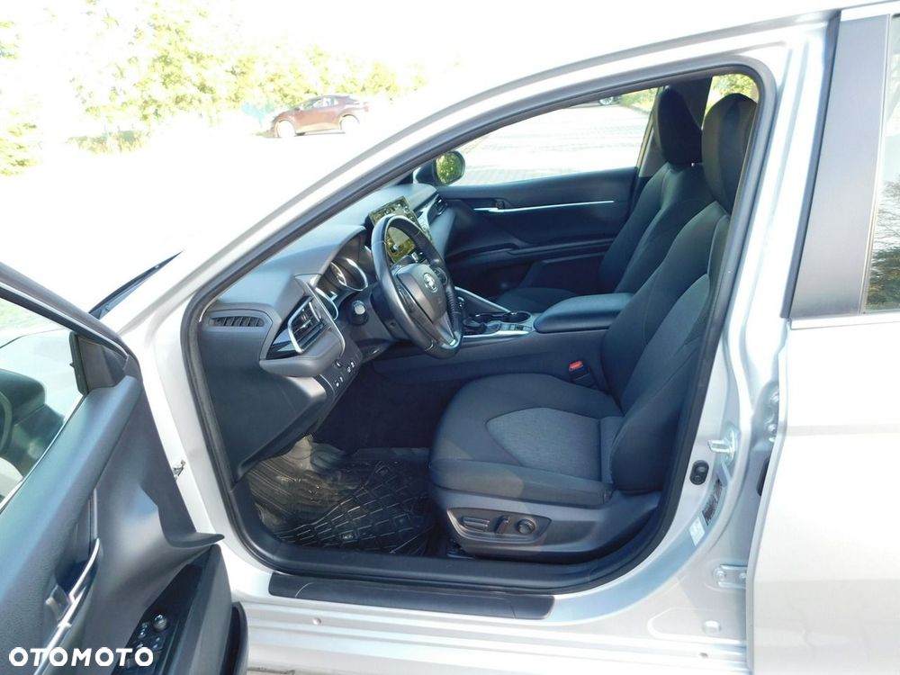Toyota Camry - 9