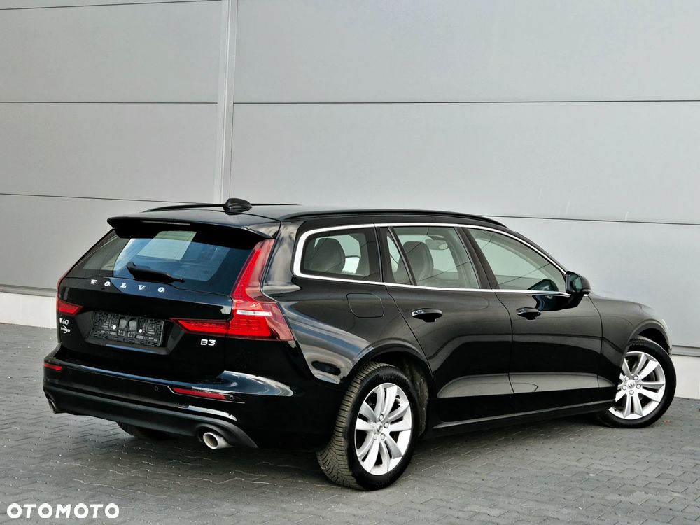 Volvo V60 B3 B DKG Momentum Pro - 17