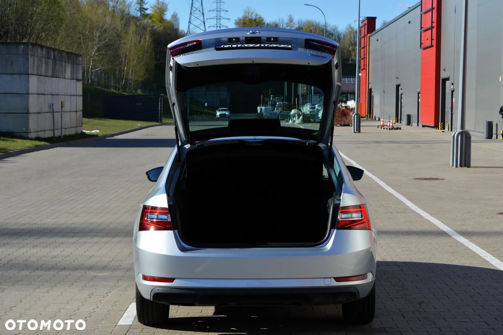 Skoda Superb 1.6 TDI GreenLine - 30