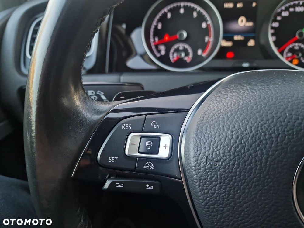 Volkswagen Golf - 18