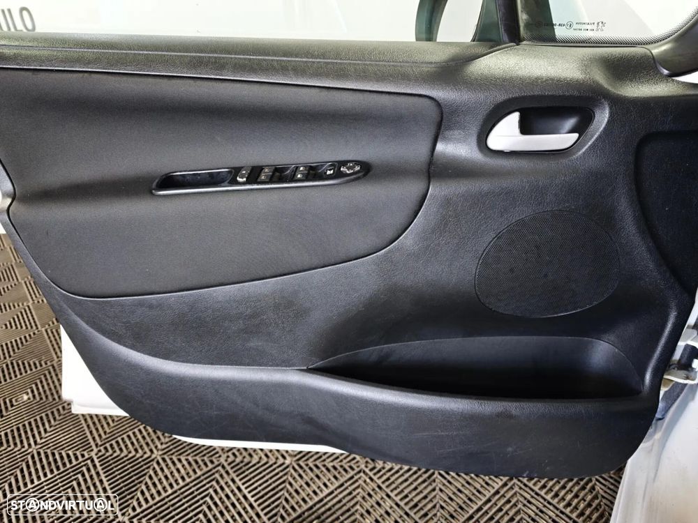 Peugeot 207 1.4 HDi Urban - 18